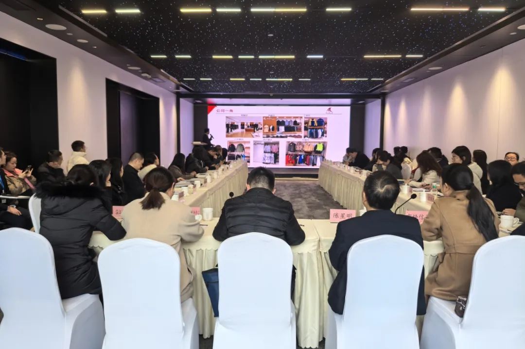 工作服定制“立园满园”精准对接！6家“彭州造”工装消费企业表态成都会工装供需对接(图1)