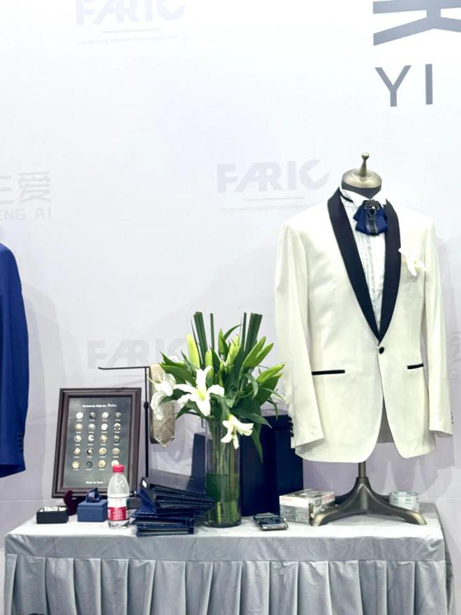 工作服定制以衣载道奕生爱解释全场景穿衣艺术(图6)