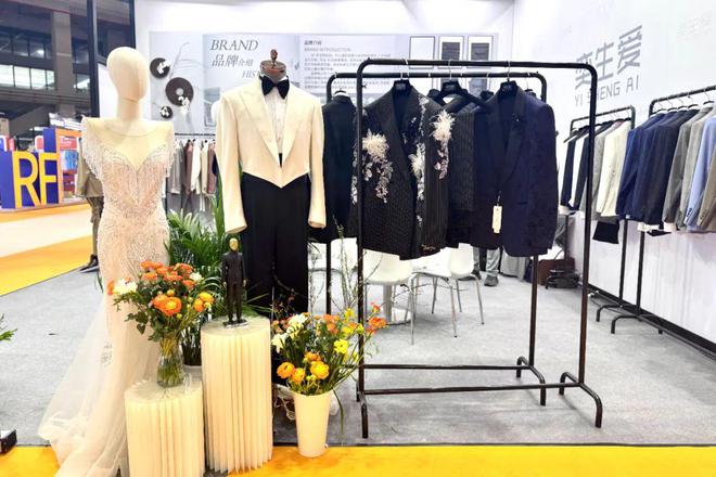 工作服定制以衣载道奕生爱解释全场景穿衣艺术(图2)