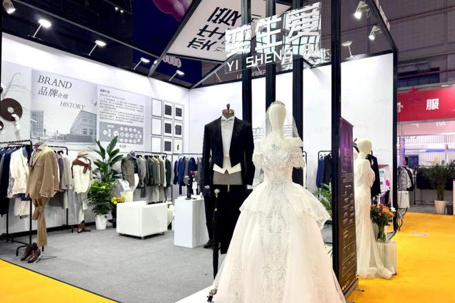工作服定制以衣载道奕生爱解释全场景穿衣艺术(图1)