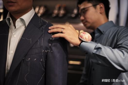 金年会金字招牌诚信至上西装定制浅谈西装汗青演化的魅力(图5)